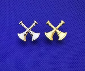 2 x Crossed Bugle Shirt Collar Dogs